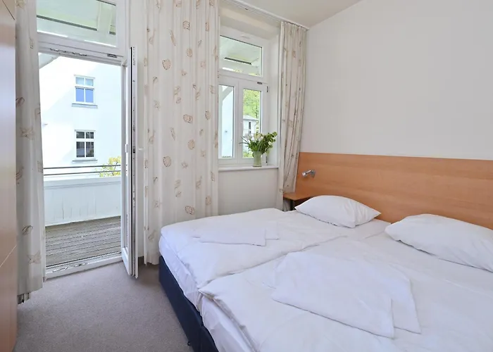 Ferienwohnung-6-mit-sauna-wlan-6-pers-sellin-auf-ruegen-villa-celia-200-m-vom-strand-entfernt *